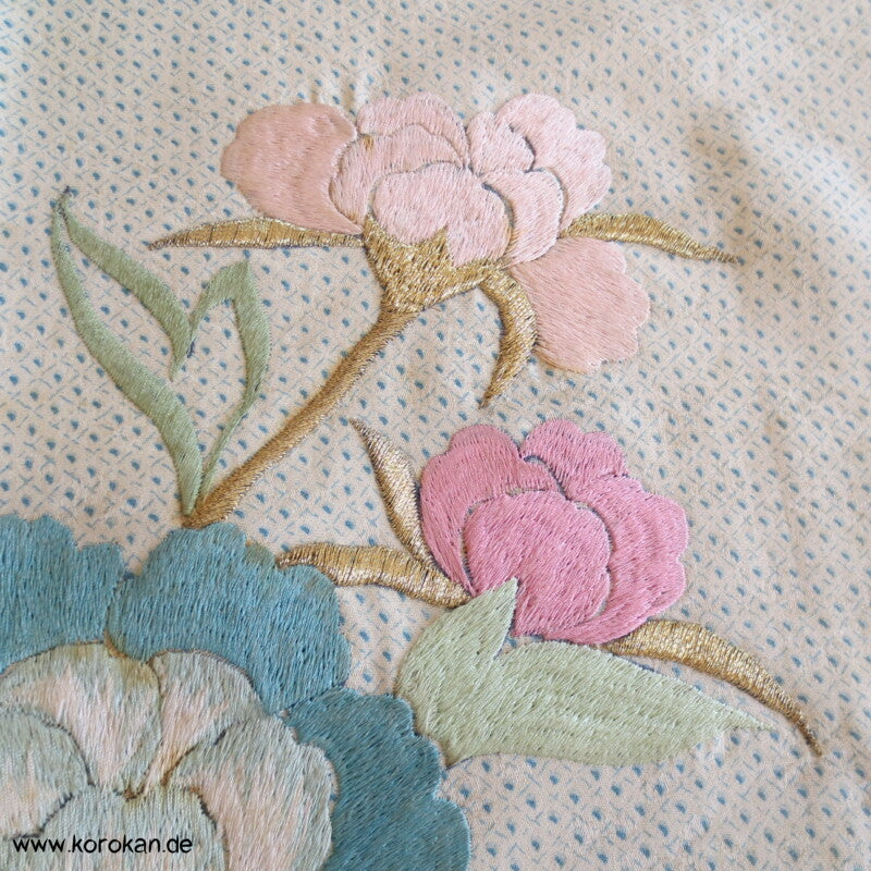 hellblauer Kanoko Druck, Stickereien Furisode Seiden Kimono