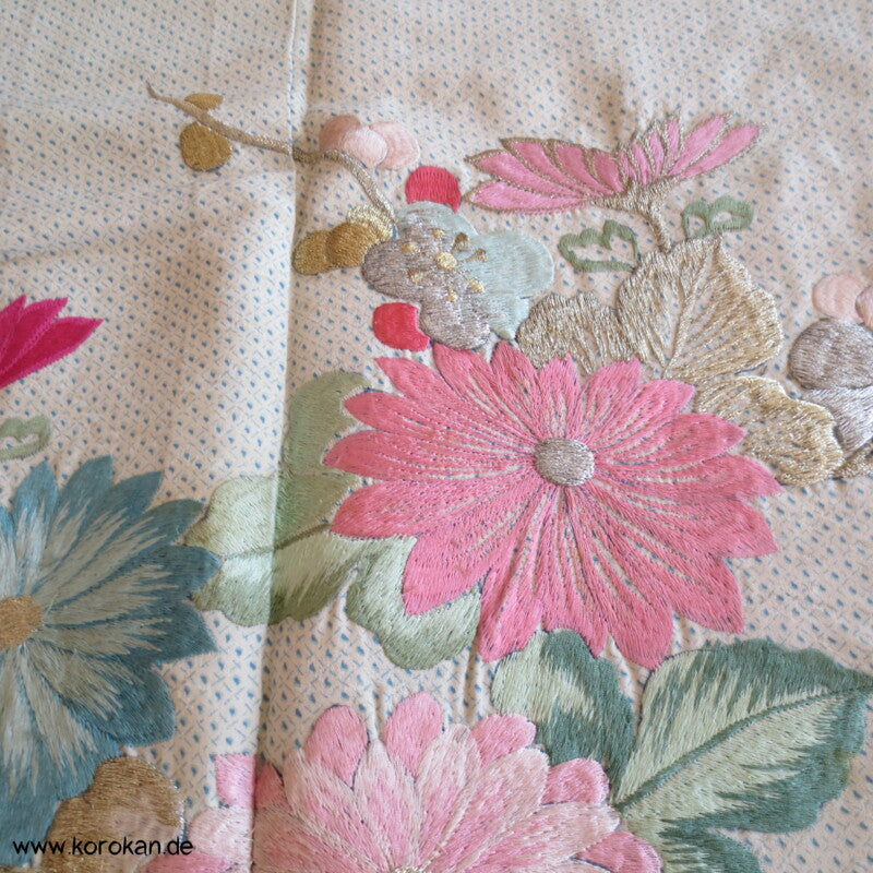 hellblauer Kanoko Druck, Stickereien Furisode Seiden Kimono