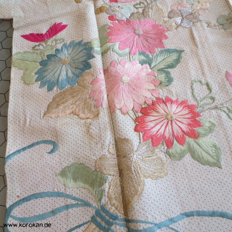 hellblauer Kanoko Druck, Stickereien Furisode Seiden Kimono
