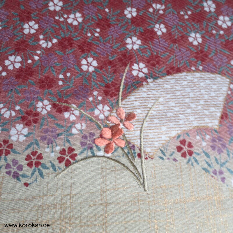 Karinui Kimono Seidendamast Stoff Blumenschwung, bestickt