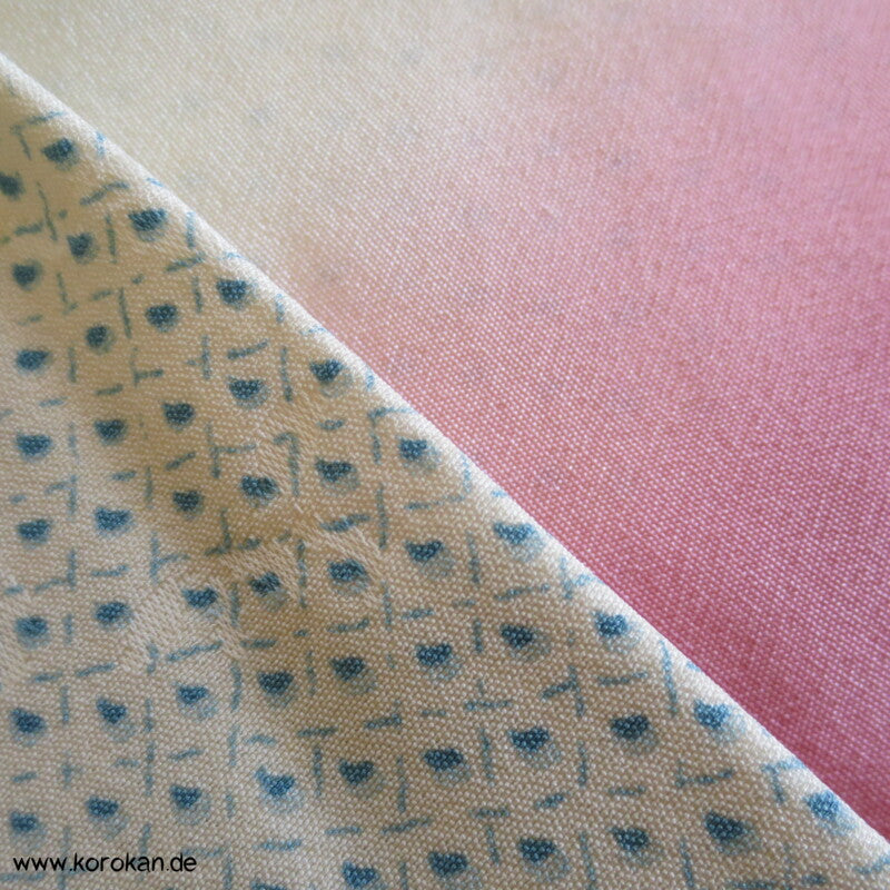 hellblauer Kanoko Druck, Stickereien Furisode Seiden Kimono