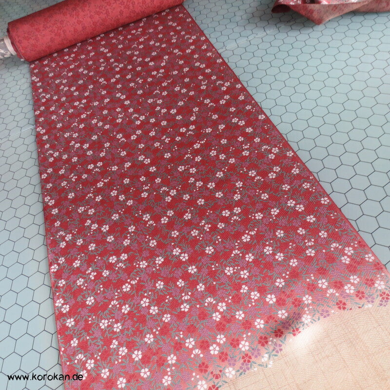 Karinui Kimono Seidendamast Stoff Blumenschwung, bestickt