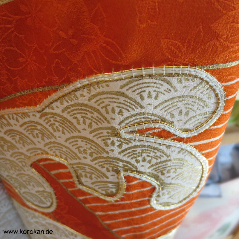 bunte bestickte Wellen Seidendamast Furisode Kimono