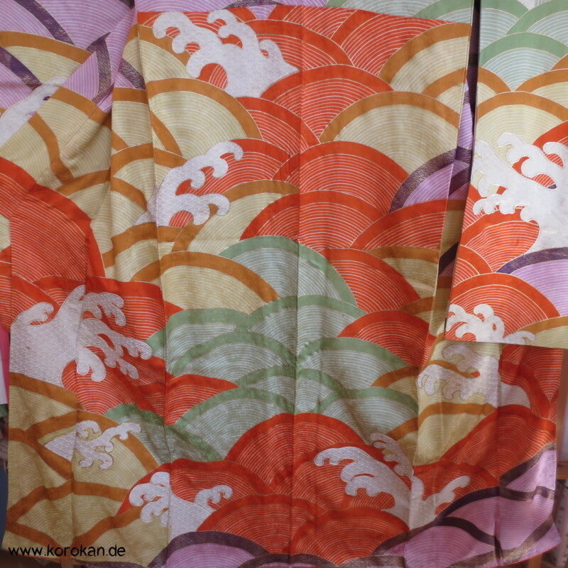 bunte bestickte Wellen Seidendamast Furisode Kimono