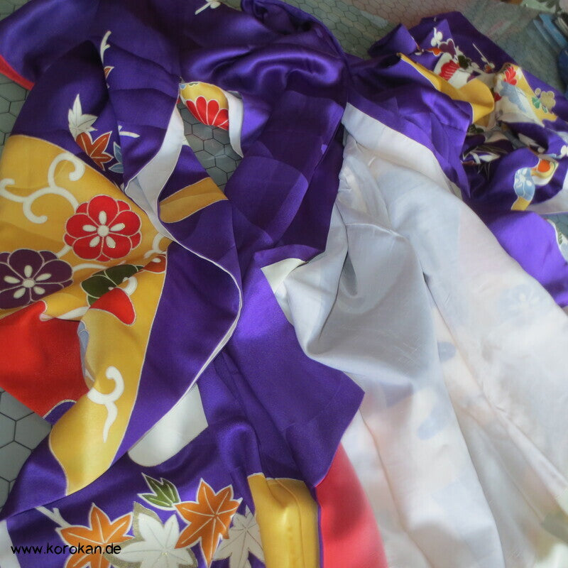 Seidendamast Furisode Kimono lila bunt