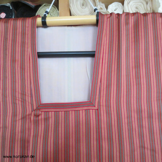 dunkelrot gestreifter Seidensatin Michiyuki Kimono Regenmantel