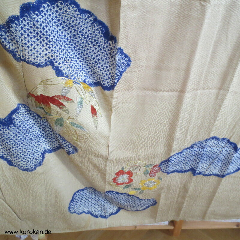 Antiker Shibori und Stickerei Homongi Kimono