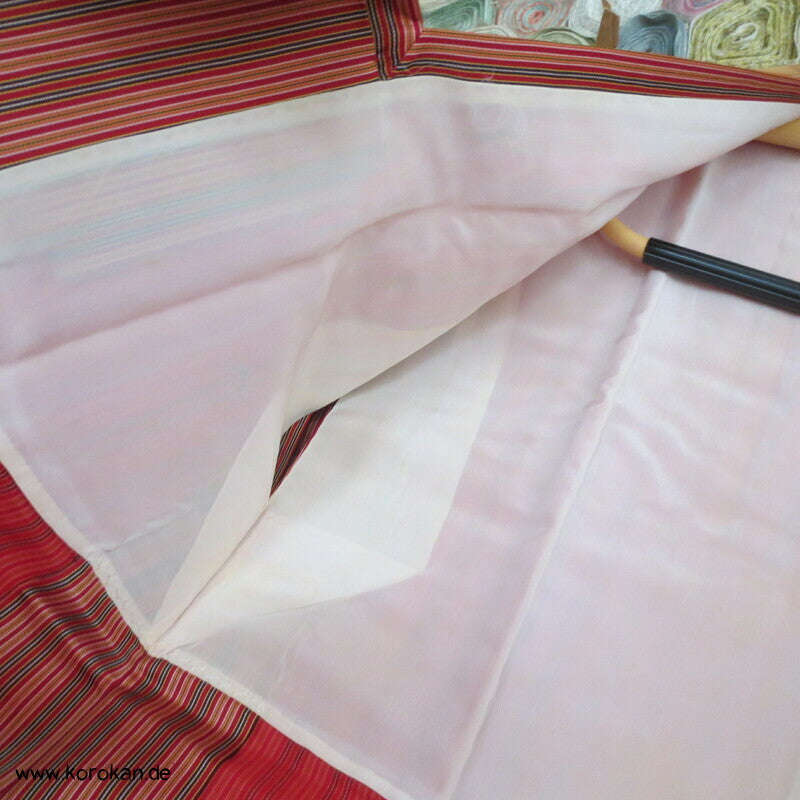 dunkelrot gestreifter Seidensatin Michiyuki Kimono Regenmantel