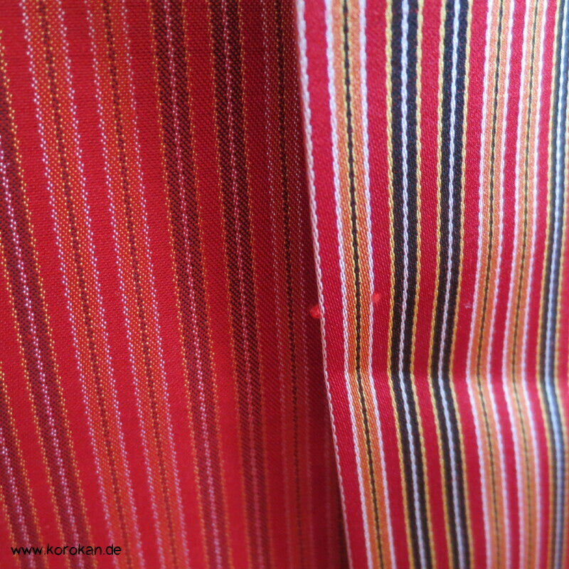 dunkelrot gestreifter Seidensatin Michiyuki Kimono Regenmantel