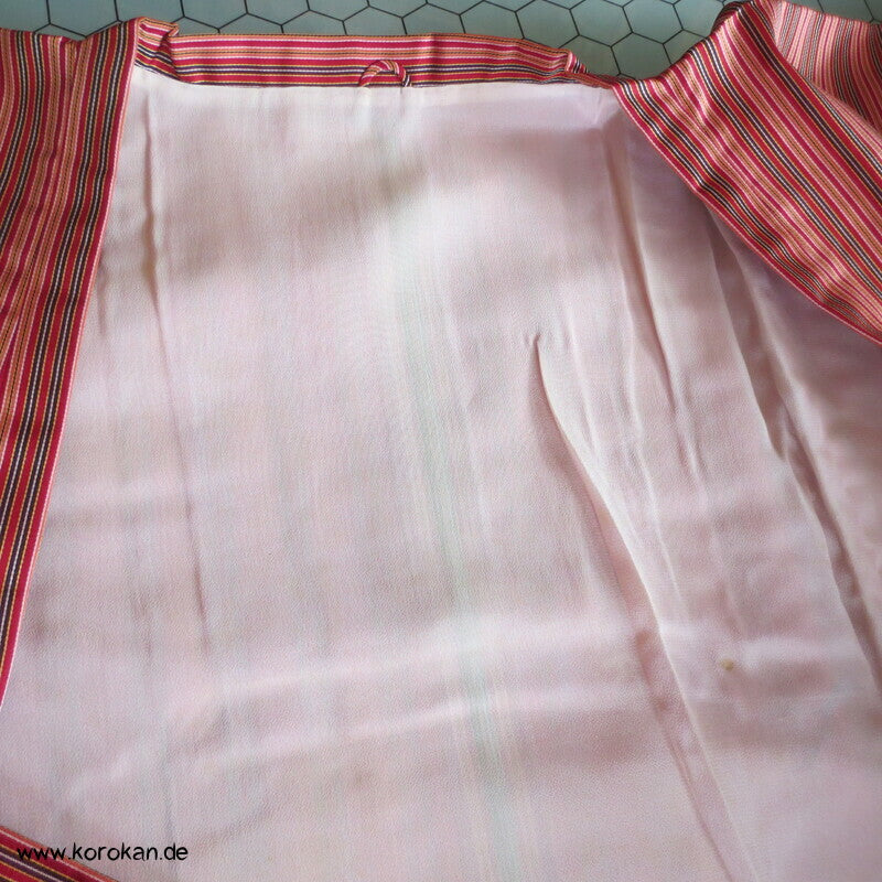 dunkelrot gestreifter Seidensatin Michiyuki Kimono Regenmantel
