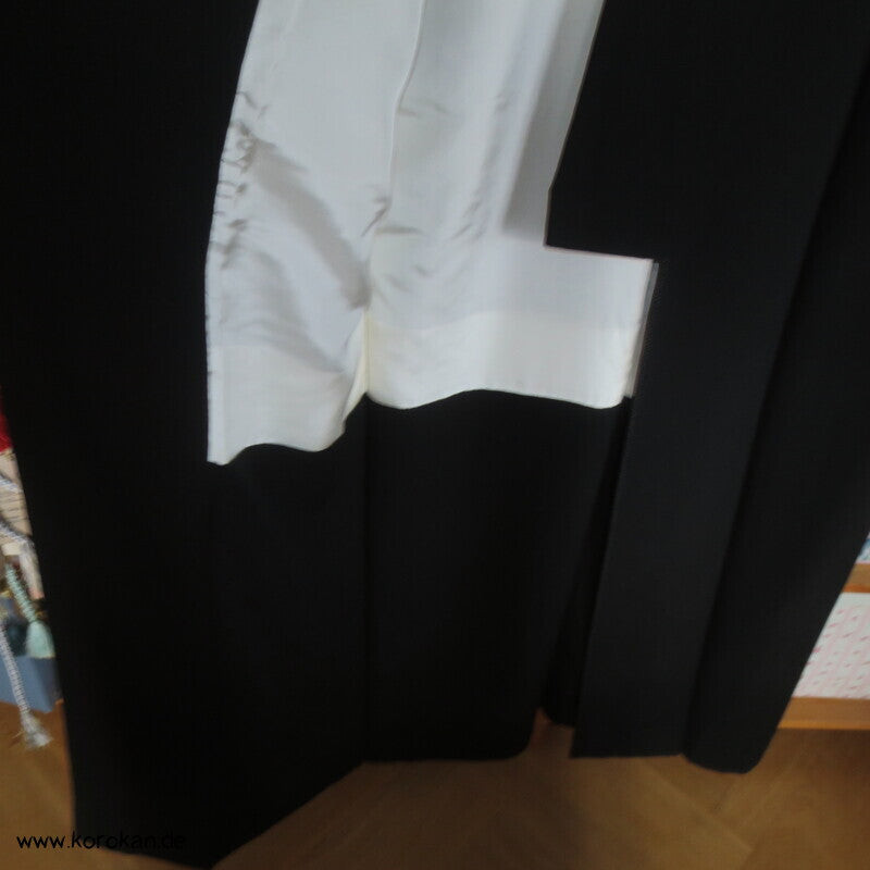 großer 5 Mon Mofuku, formeller schwarzer Seidencrepe Kimono