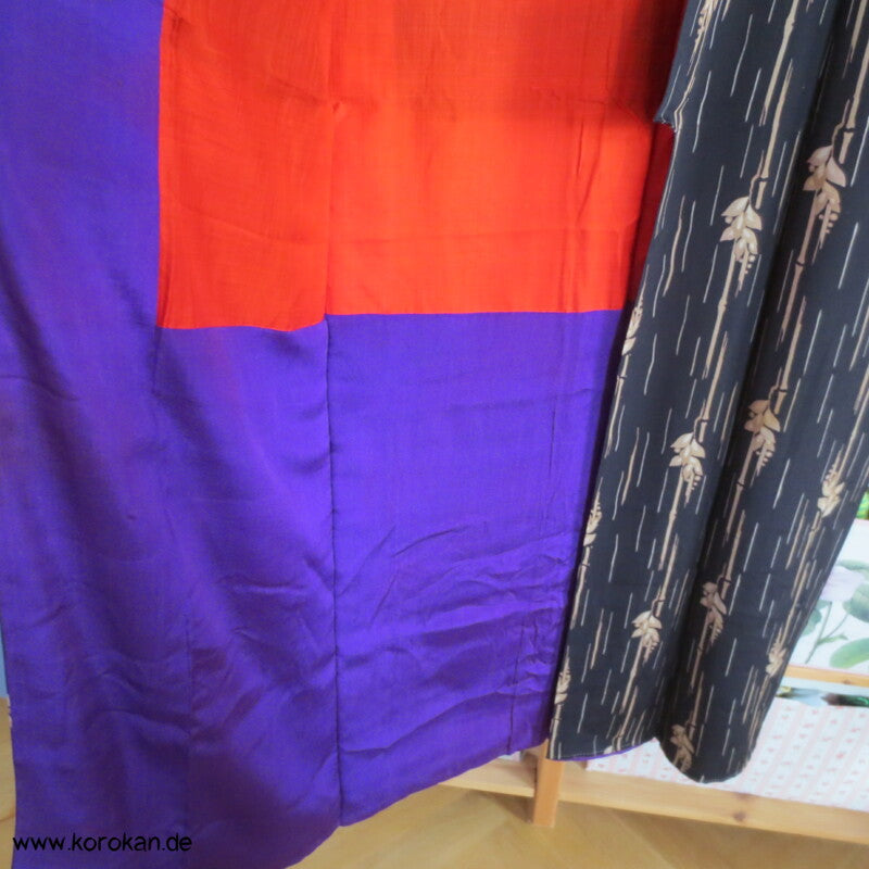 Bambus auf schwarz, antiker Seidencrepe Komon Kimono, rotes Futter