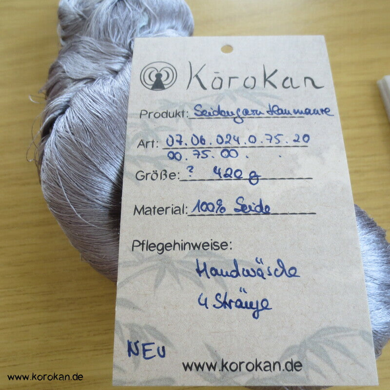 blaumauve Seidengarn zum Weben aus japanischer Obi Werkstatt