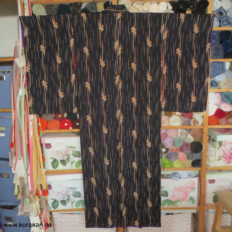 Bambus auf schwarz, antiker Seidencrepe Komon Kimono, rotes Futter