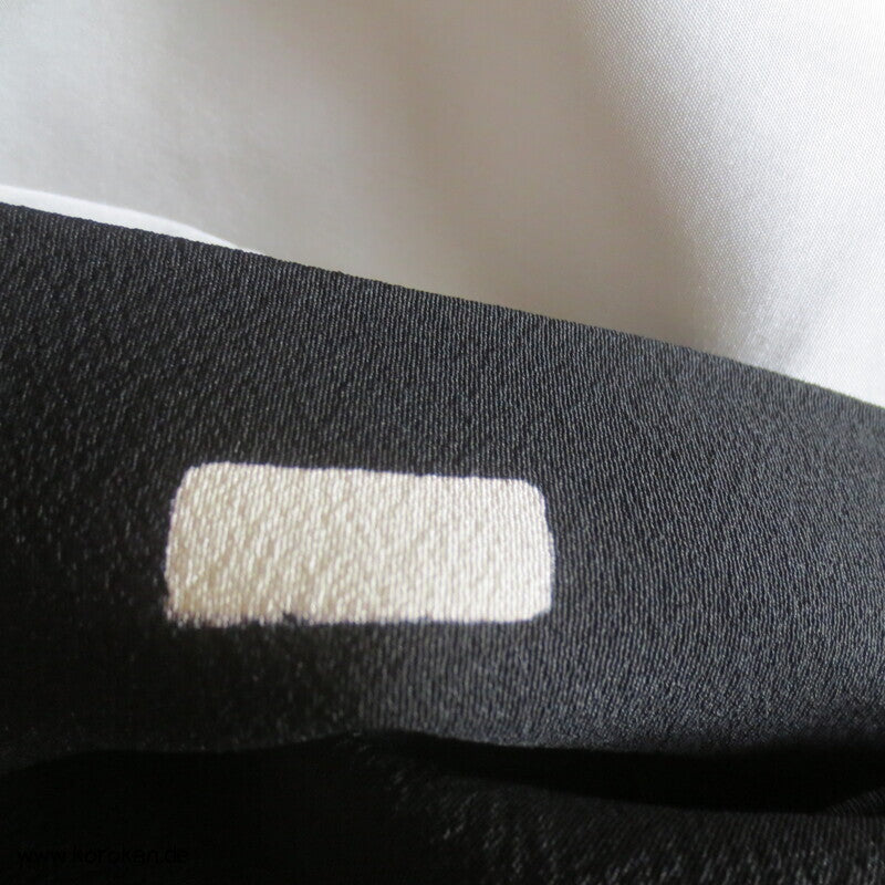 großer 5 Mon Mofuku, formeller schwarzer Seidencrepe Kimono