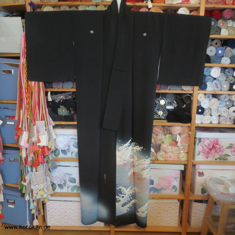 japanische Tomesode Seidencrepe Kimono Tsunami