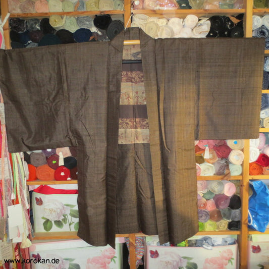 hellbraune Kasuri Tsumugi Seide Haori Kimono-Jacke