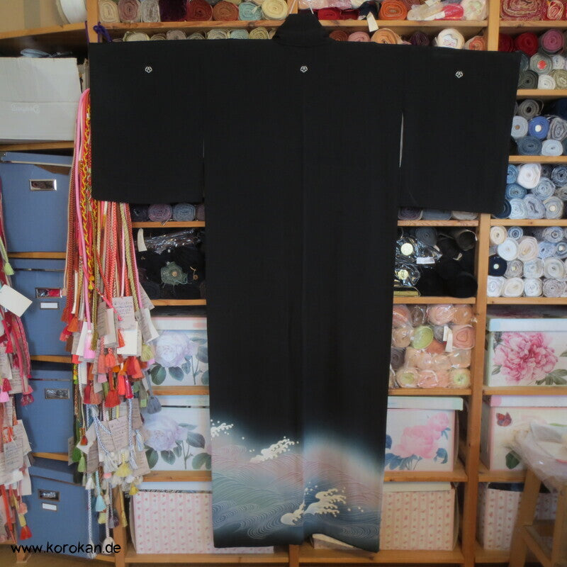japanische Tomesode Seidencrepe Kimono Tsunami