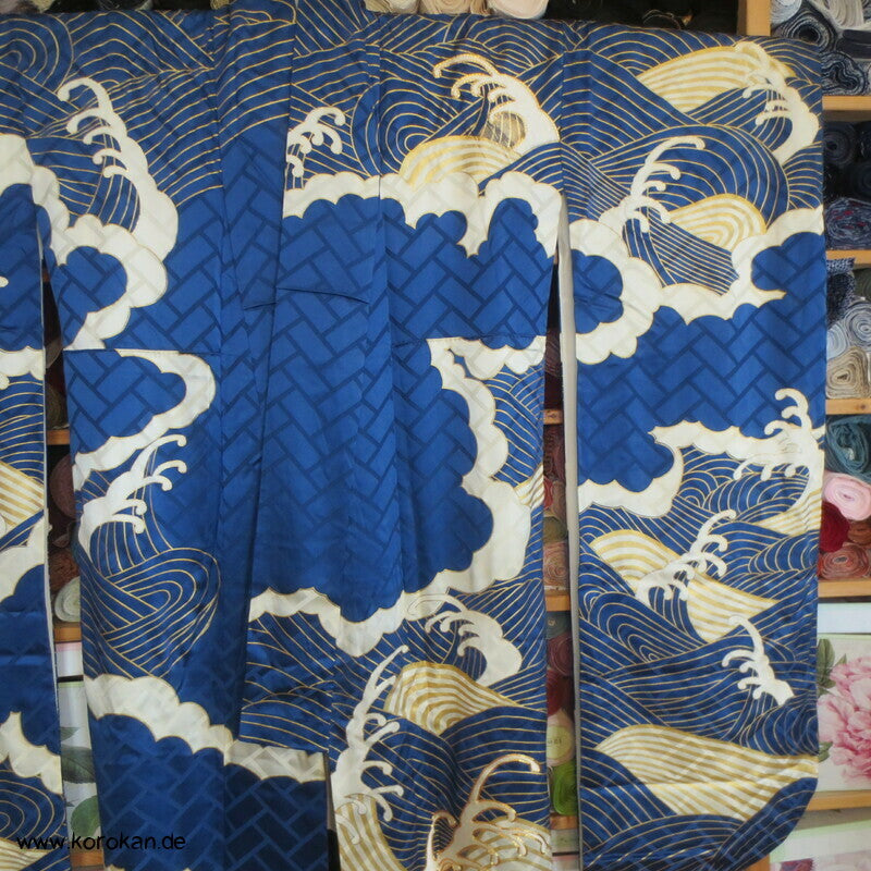 wildes Meer - Wellen, Stickerei, Goldfäden Furisode Seidendamast Kimono