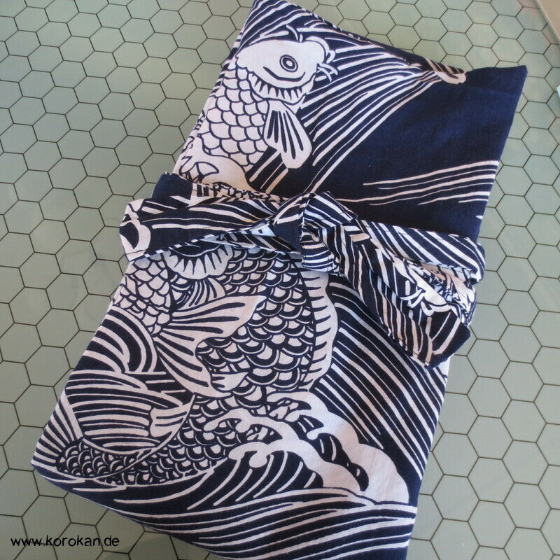Yukata Baumwoll Kimono mit Koi Mustern