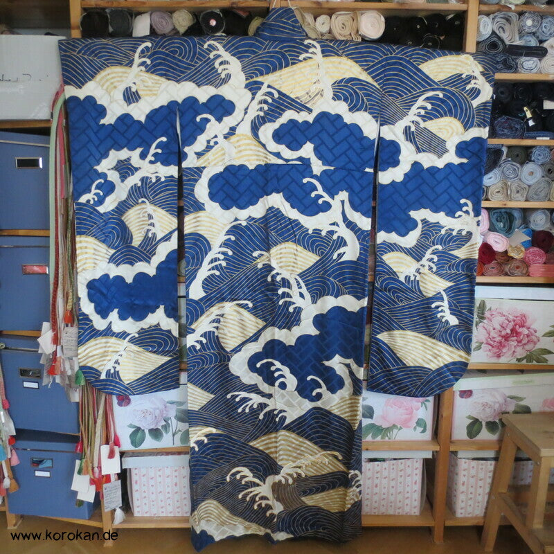 wildes Meer - Wellen, Stickerei, Goldfäden Furisode Seidendamast Kimono