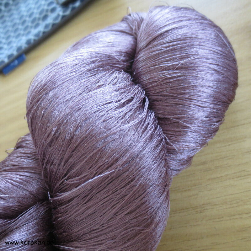 mauve Seidengarn zum Weben aus japanischer Obi Werkstatt