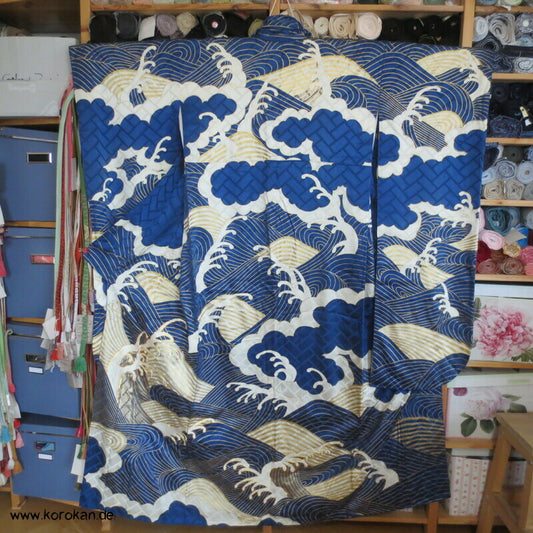 wildes Meer - Wellen, Stickerei, Goldfäden Furisode Seidendamast Kimono