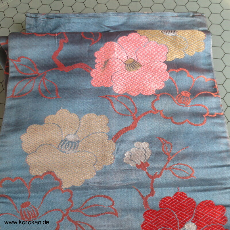 Kamelien auf blaugrauem Satin antiker Nagoya Obi Seidenbrokat Kimonogürtel