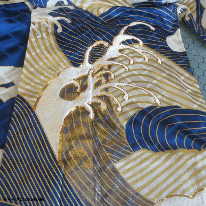 wildes Meer - Wellen, Stickerei, Goldfäden Furisode Seidendamast Kimono