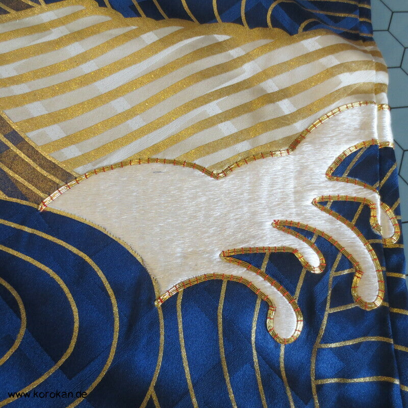 wildes Meer - Wellen, Stickerei, Goldfäden Furisode Seidendamast Kimono