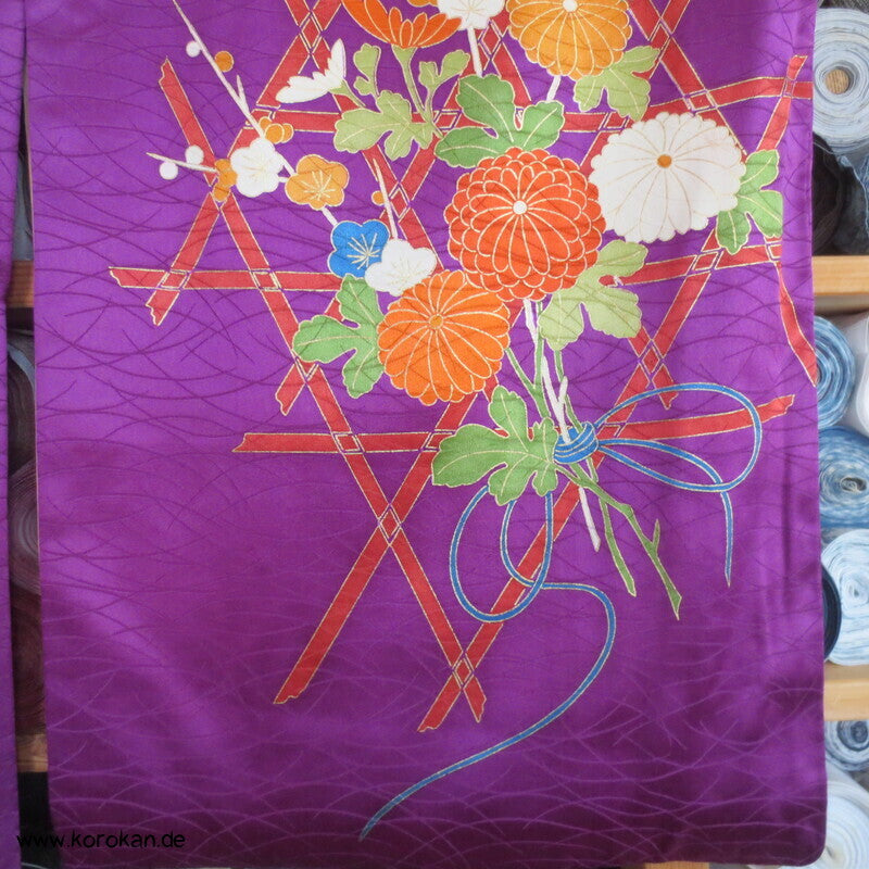 Blüten in Bambusgitter Seidendamast Homongi Kimono