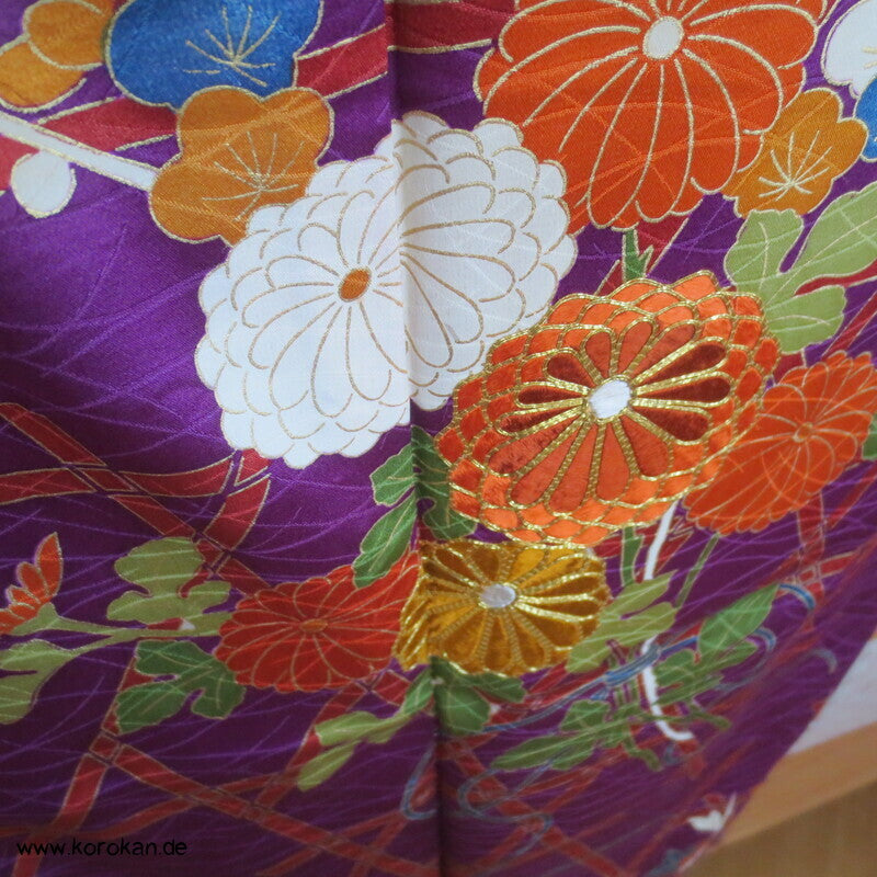 Blüten in Bambusgitter Seidendamast Homongi Kimono