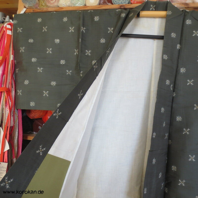 olivgrau kleine Karos Meisen Seiden Kimono