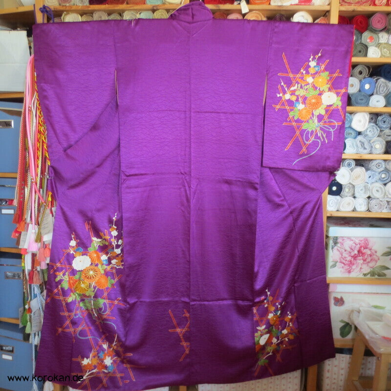 Blüten in Bambusgitter Seidendamast Homongi Kimono