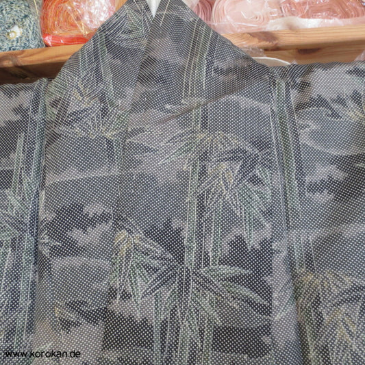 gewebtes Bambusmuster in grauer Tsumugi Seiden Kimono