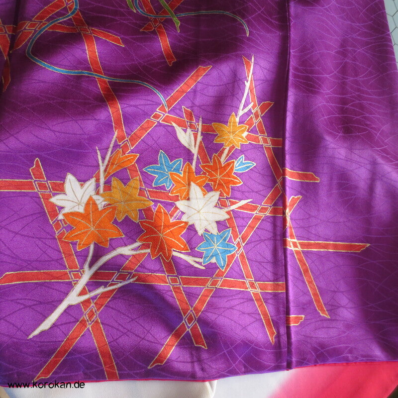 Blüten in Bambusgitter Seidendamast Homongi Kimono