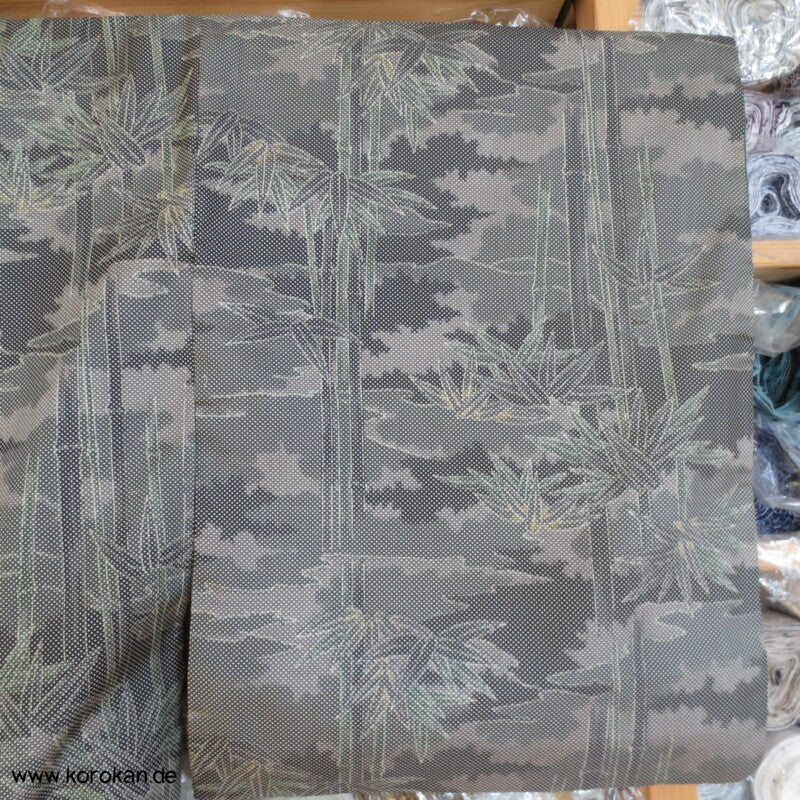 gewebtes Bambusmuster in grauer Tsumugi Seiden Kimono