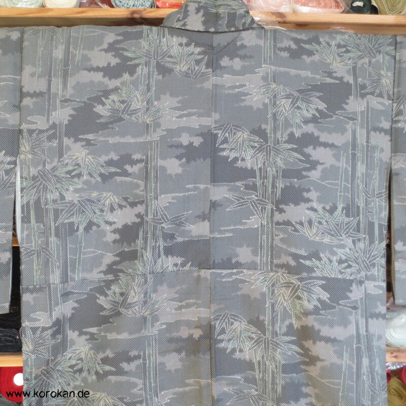 gewebtes Bambusmuster in grauer Tsumugi Seiden Kimono