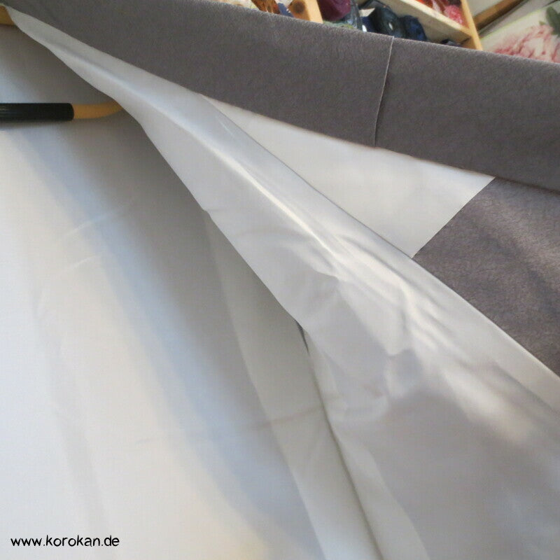 Kosode Kimono, goldene Gräser und Stickerei Homongi