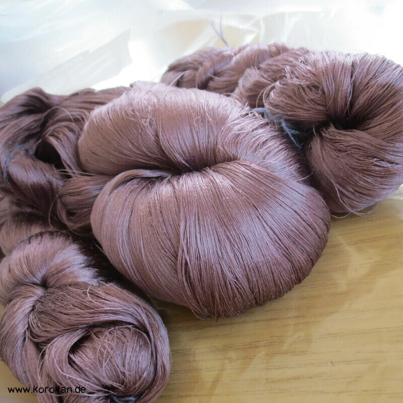 altrosa mauve Seidengarn zum Weben aus japanischer Obi Werkstatt