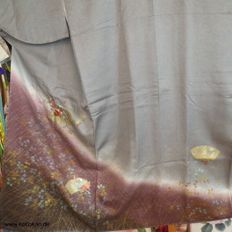 Kosode Kimono, goldene Gräser und Stickerei Homongi