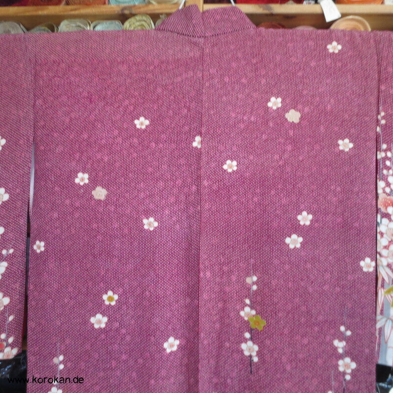 blassroter Homongi Kimono, Kanokodot Druck und Umeblüten auf Seide