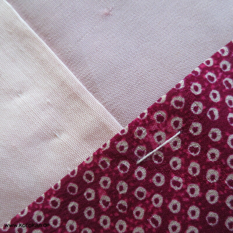 blassroter Homongi Kimono, Kanokodot Druck und Umeblüten auf Seide