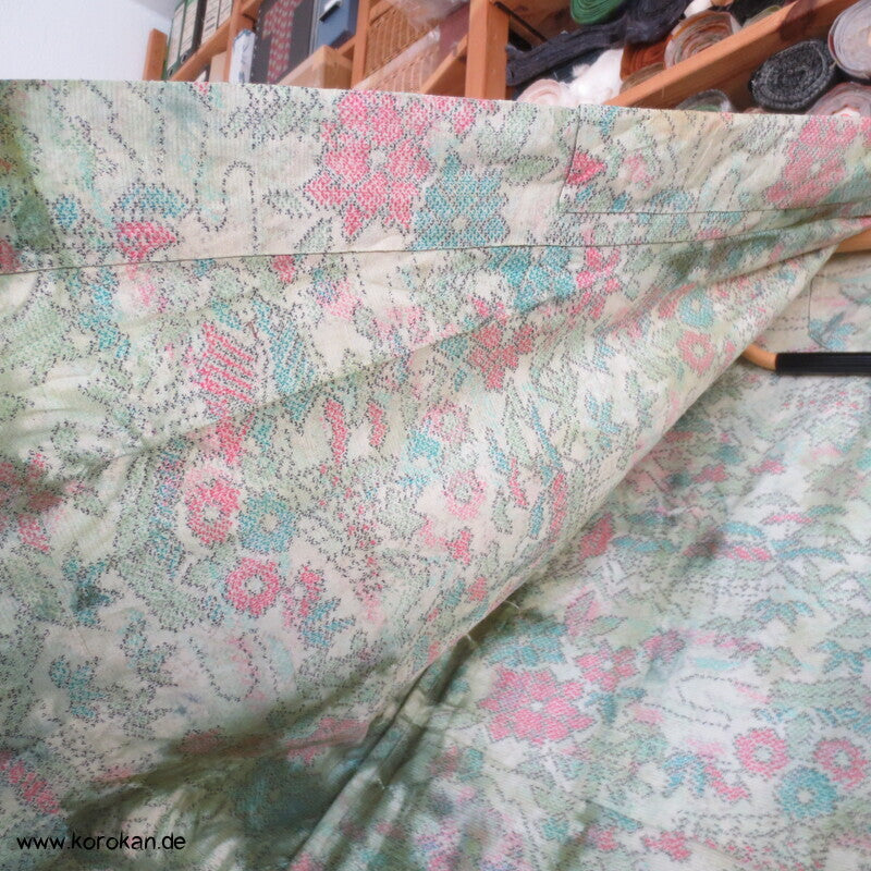 moos gebatikter Blumen Kasuri Tsumugi Hitoe Kimono, sehr groß