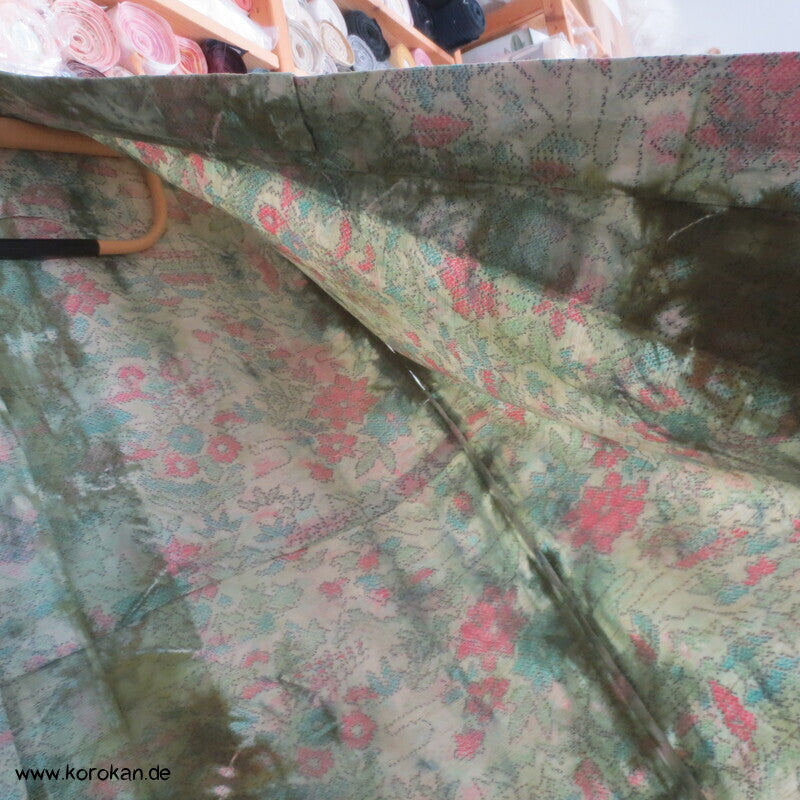 moos gebatikter Blumen Kasuri Tsumugi Hitoe Kimono, sehr groß