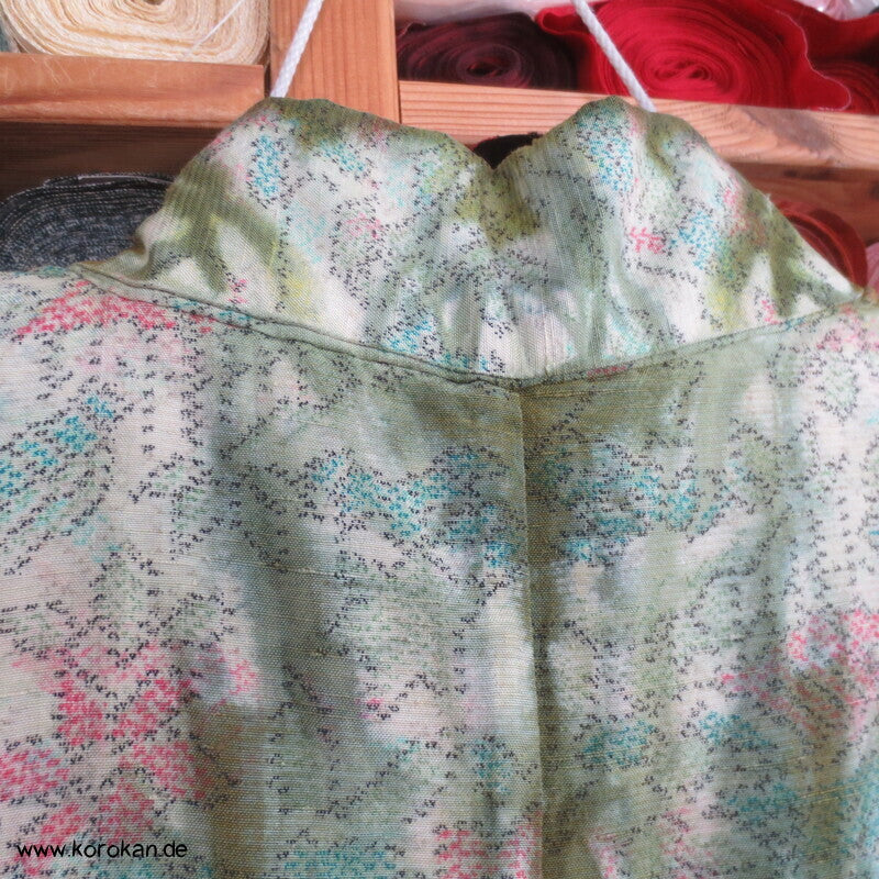 moos gebatikter Blumen Kasuri Tsumugi Hitoe Kimono, sehr groß
