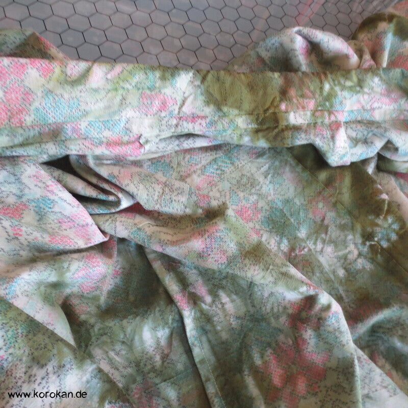 moos gebatikter Blumen Kasuri Tsumugi Hitoe Kimono, sehr groß
