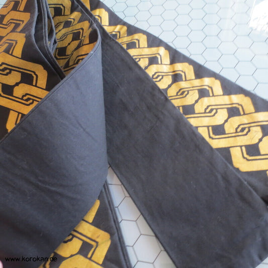 Kaku Männer Obi Gürtel schwarze Baumwolle mit goldenem Kettendruck