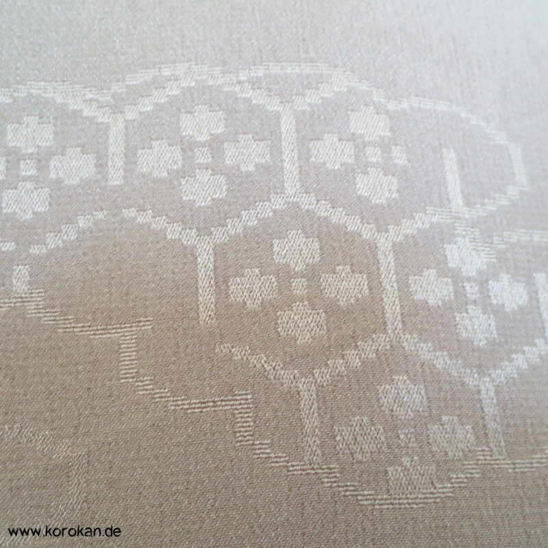 Chrysanthemen, Stickerei, antiker Irotomesode, khaki Seiden Kimono
