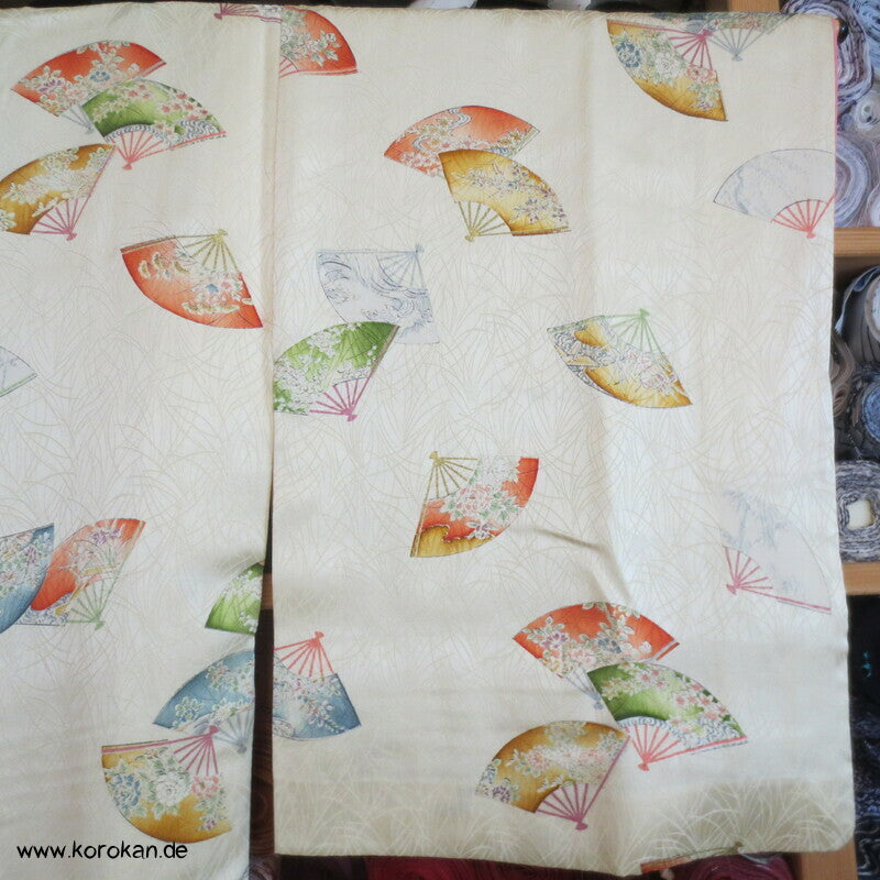 Fächerdruck, Goldakzente Komon Seiden Kimono